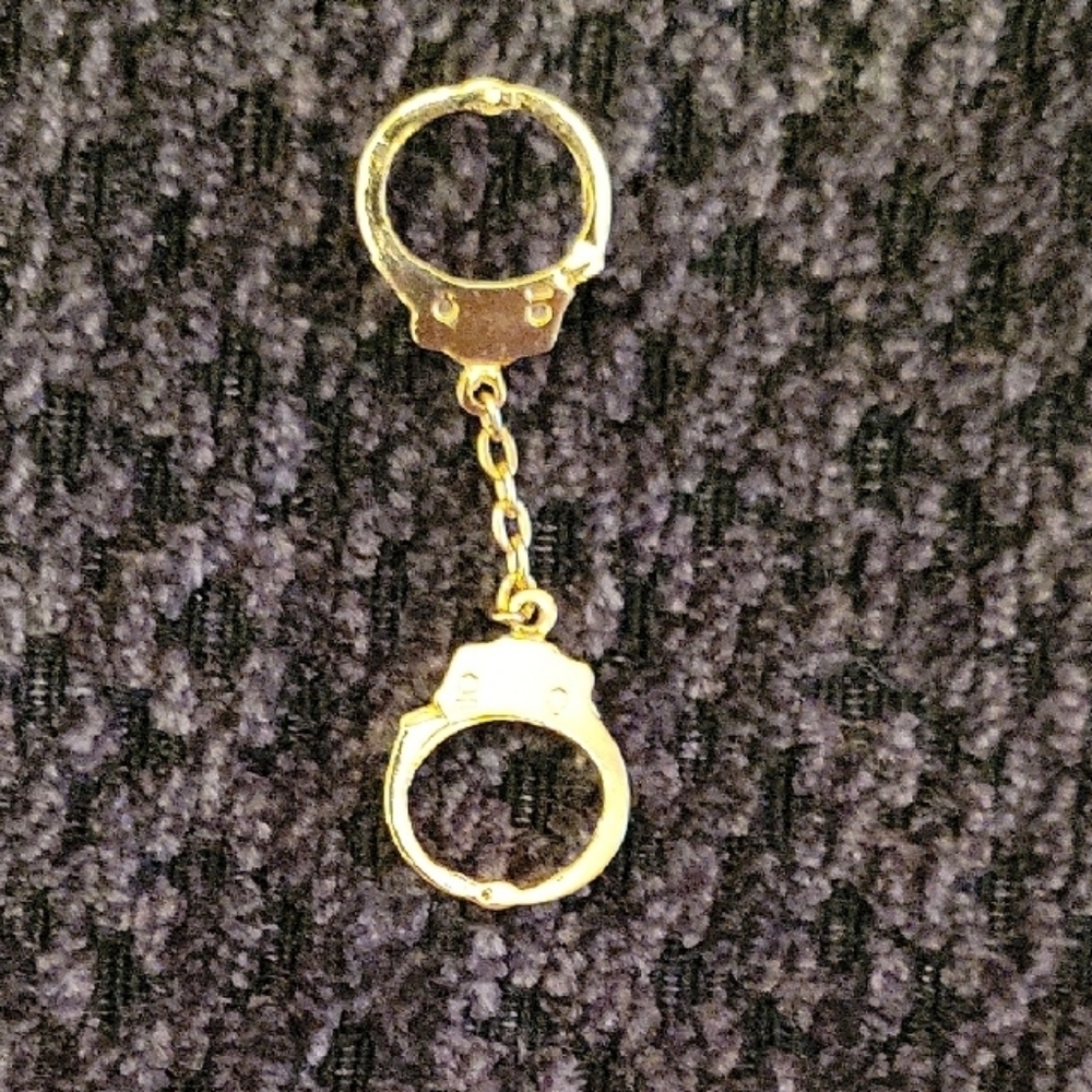Unique Gold Tone Handuff Tie Pin/Brooch